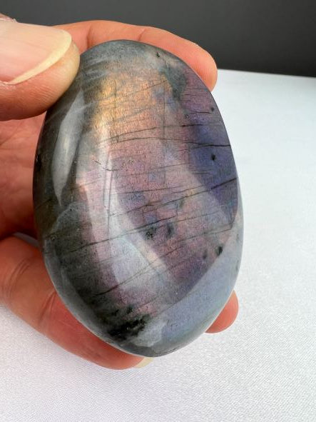 Labradoriet - Labradoriet palmsteen - Labradoriet handsteen - Labradorite - Palmstone - Handstone