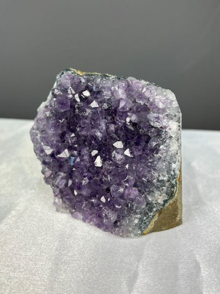 Amethist Cluster - Amethyst Cut base